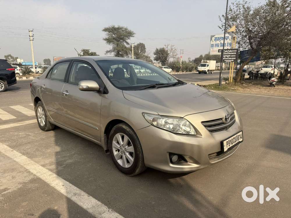Toyota Corolla Altis 2010-2013 1.8 J, 2010, Petrol