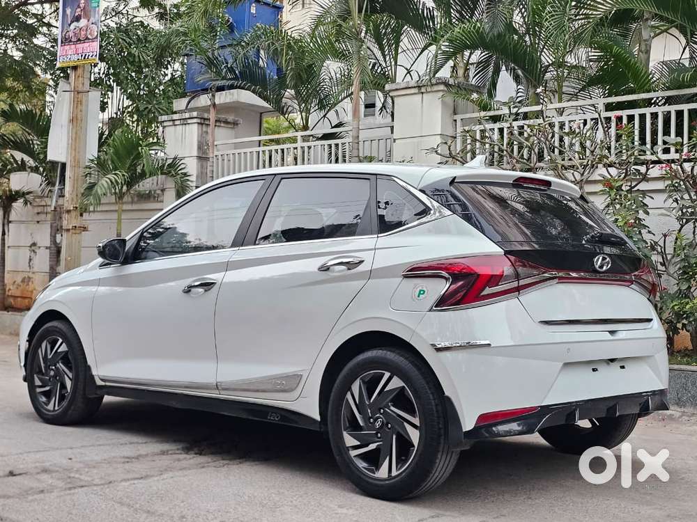 Hyundai I20 Asta (o) 1.2 Mt, 2023, Petrol