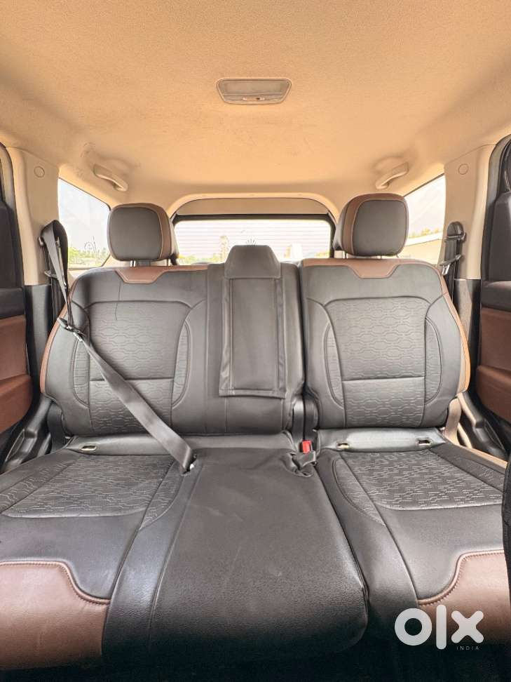 Mahindra Scorpio N Z4 Petrol At 7 Str, 2025, Petrol