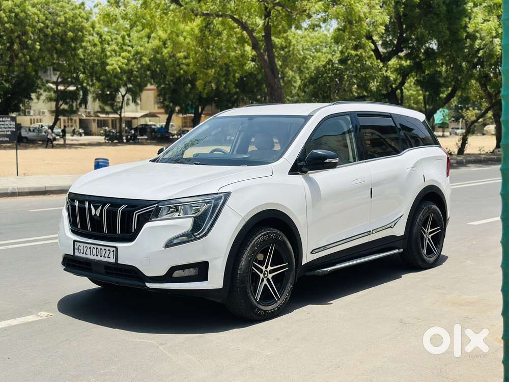 Mahindra Xuv700 2.0 Mx Petrol Mt 5 Str, 2022, Petrol