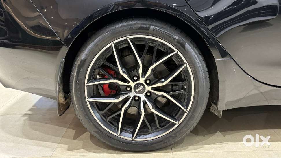 Jaguar Xe Portfolio, 2017, Petrol