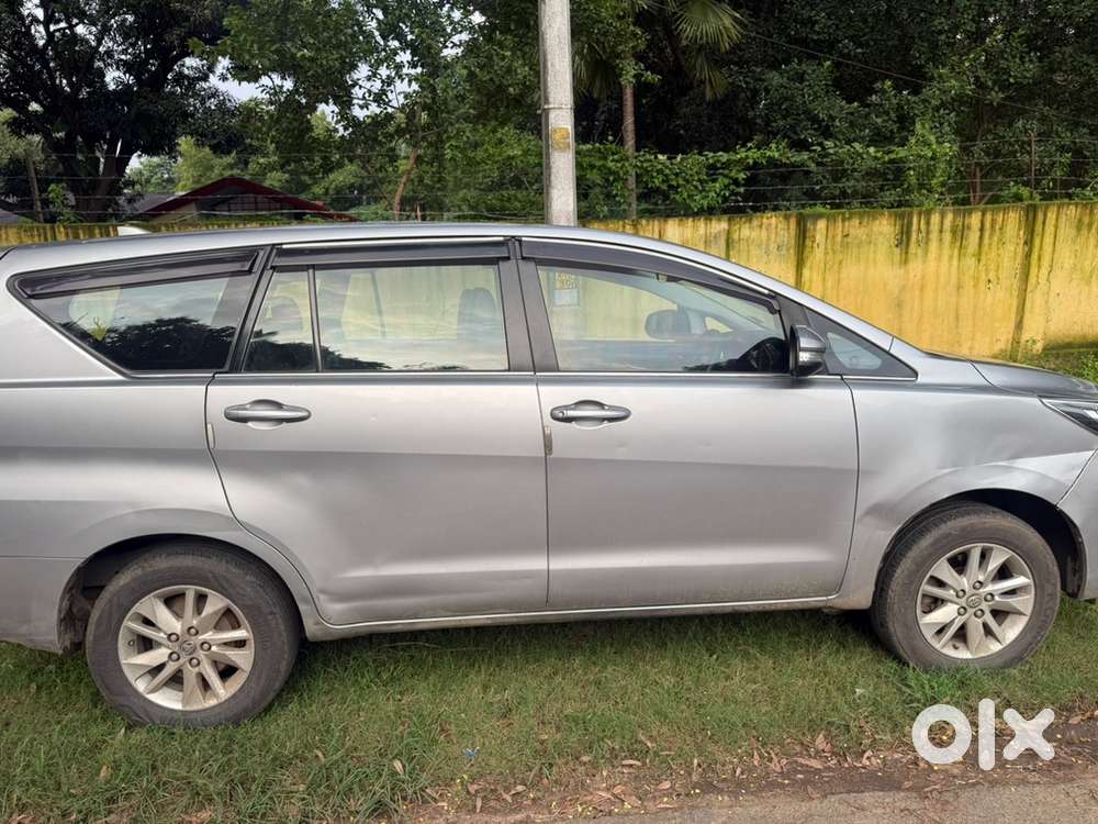 Toyota Innova Crysta 2016 Diesel Well Maintained