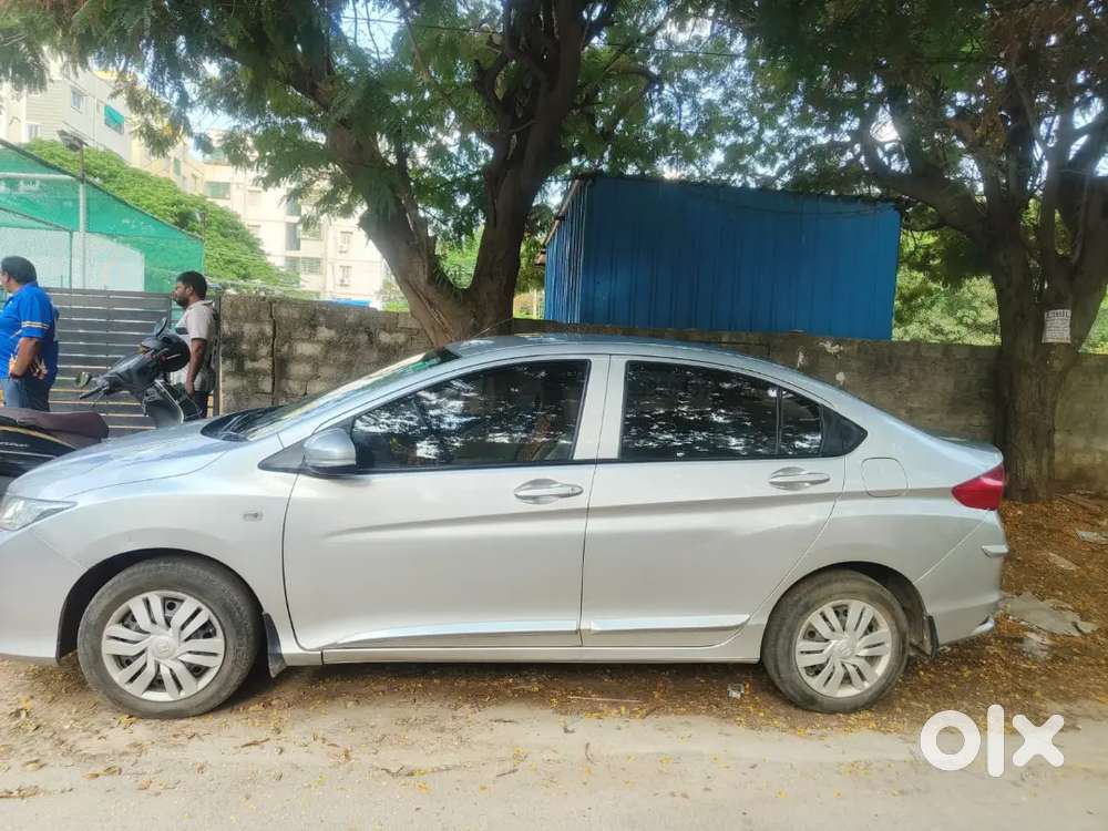Honda City 2015 I-vtec Petrol  Well Maintained  Showroom Serviced