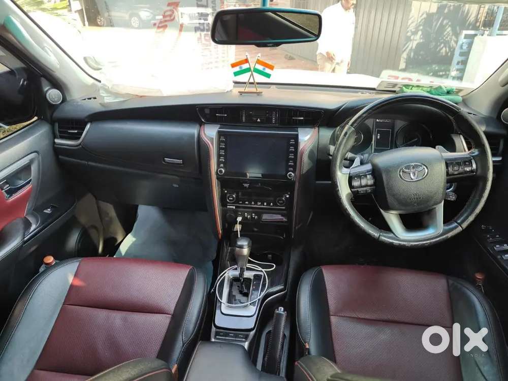 Toyota Fortuner Legender 2021