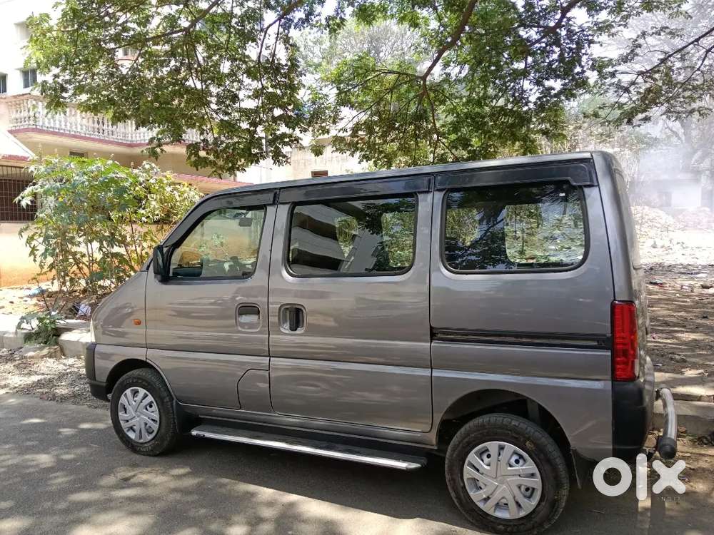New Car 3000 Klm Run Only Ac 5 Str  Extra Fittings 80000 Parking Resen