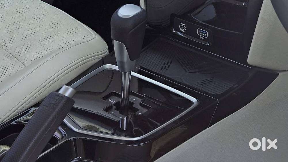 Mahindra Xuv 3xo Ax7 Diesel Mt, 2024, Diesel