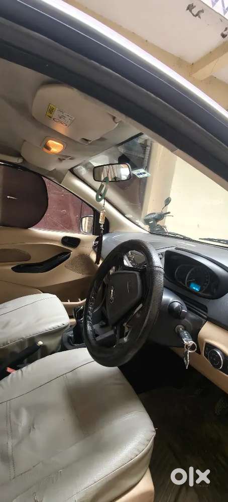 Ford Aspire Titanium Blu 2015