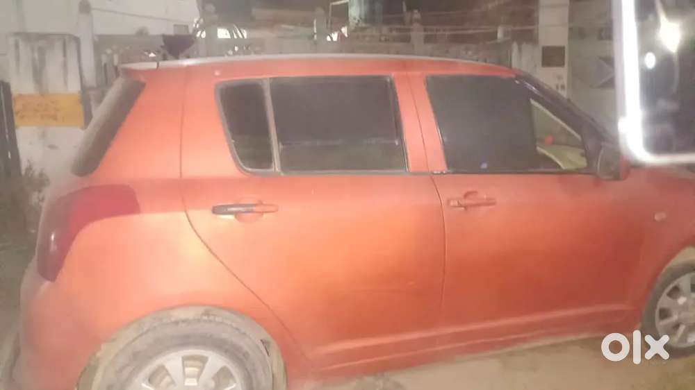 Maruti Suzuki Swift 2005 Petrol 127471 Km Driven