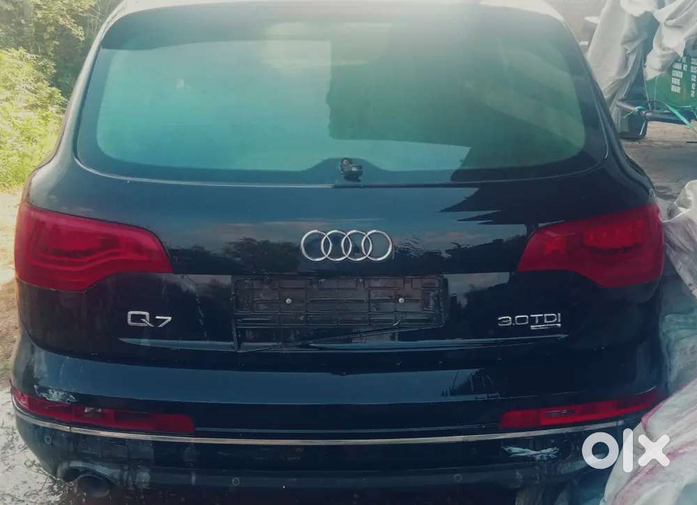 Audi Q7 Selling Parts