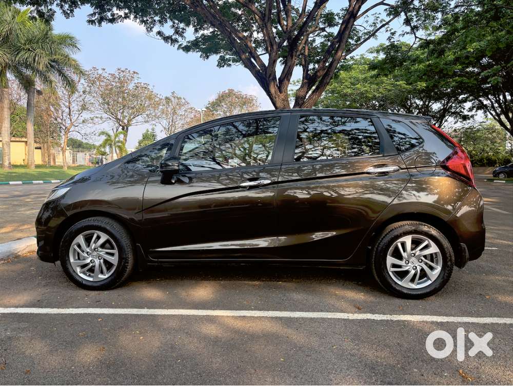 Excellent Condition 2020 Honda Jazz Zx Cvt (top Model)