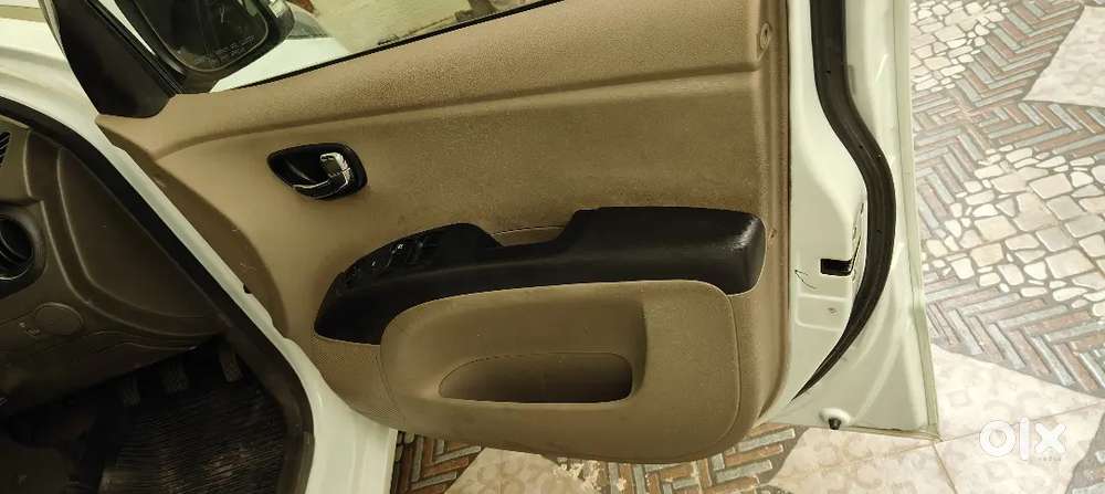 Hyundai I10 Sportz 2011