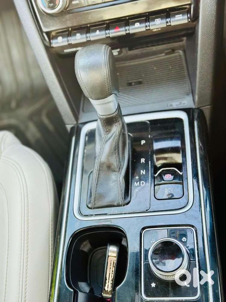 Mahindra Xuv700 2.2 Ax 7 Diesel At Luxury Pack Str Awd, 2023, Diesel