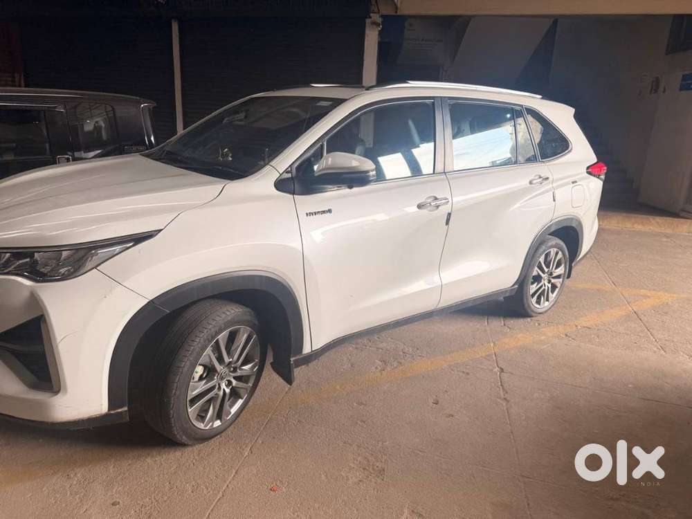 Toyota Innova Hycross 2013