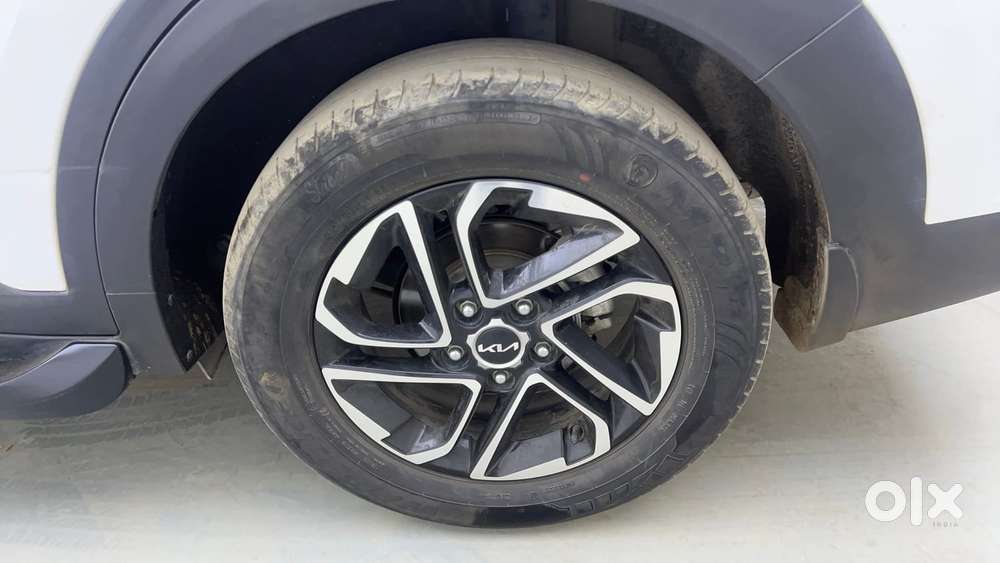 Kia Carens 1.4 Luxury Plus 6 Str, 2022, Petrol