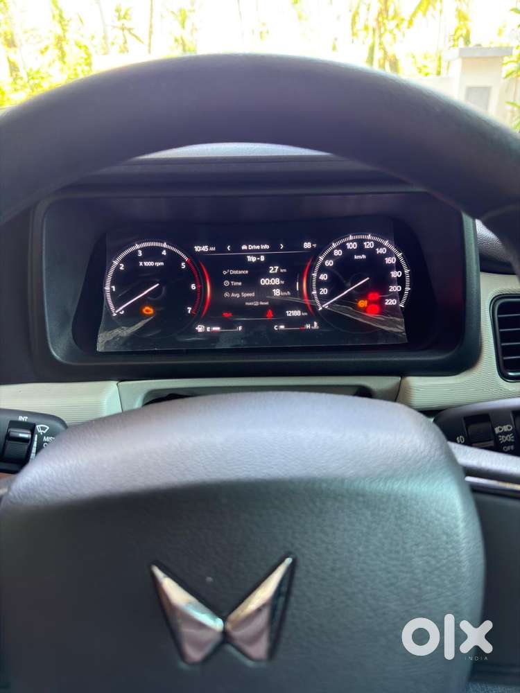 Mahindra Xuv700 Mx Diesel Mt 5 Str (e), 2022, Diesel