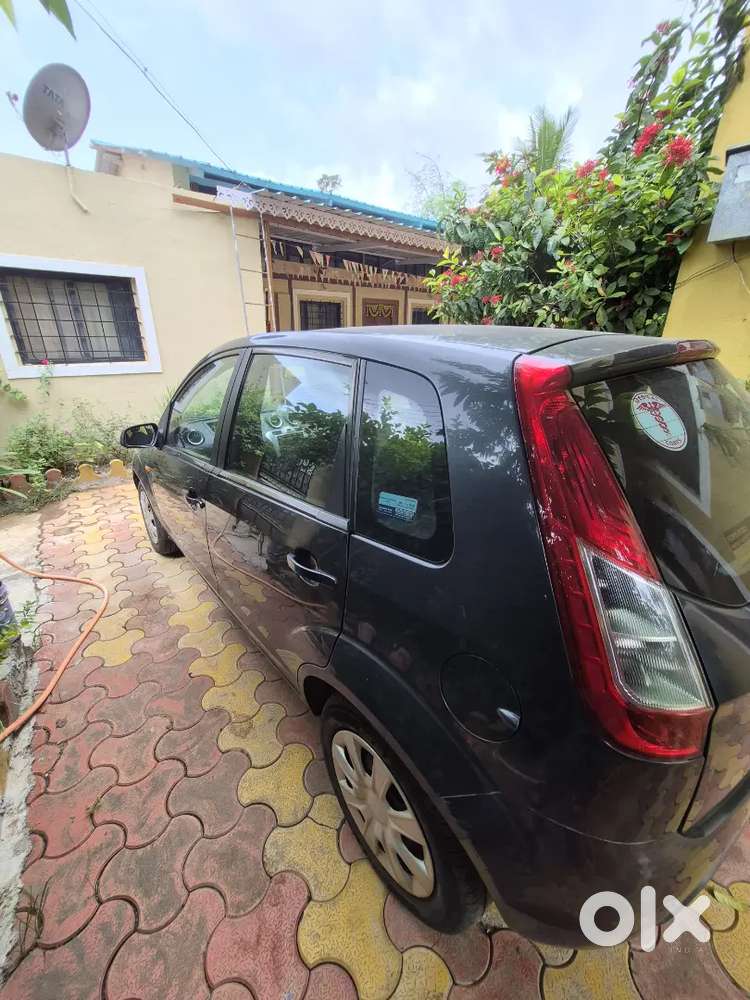 Ford Figo Petrol Zxi 2013 Year