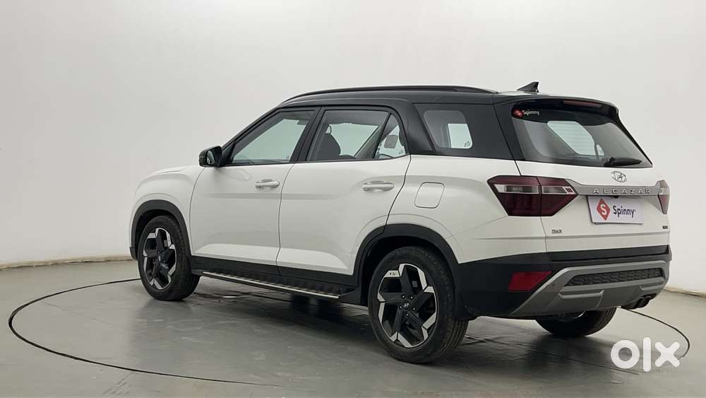 Hyundai Alcazar 2.0 Signature (o) Petrol At 6 Str Dual Tone, 2021, P..