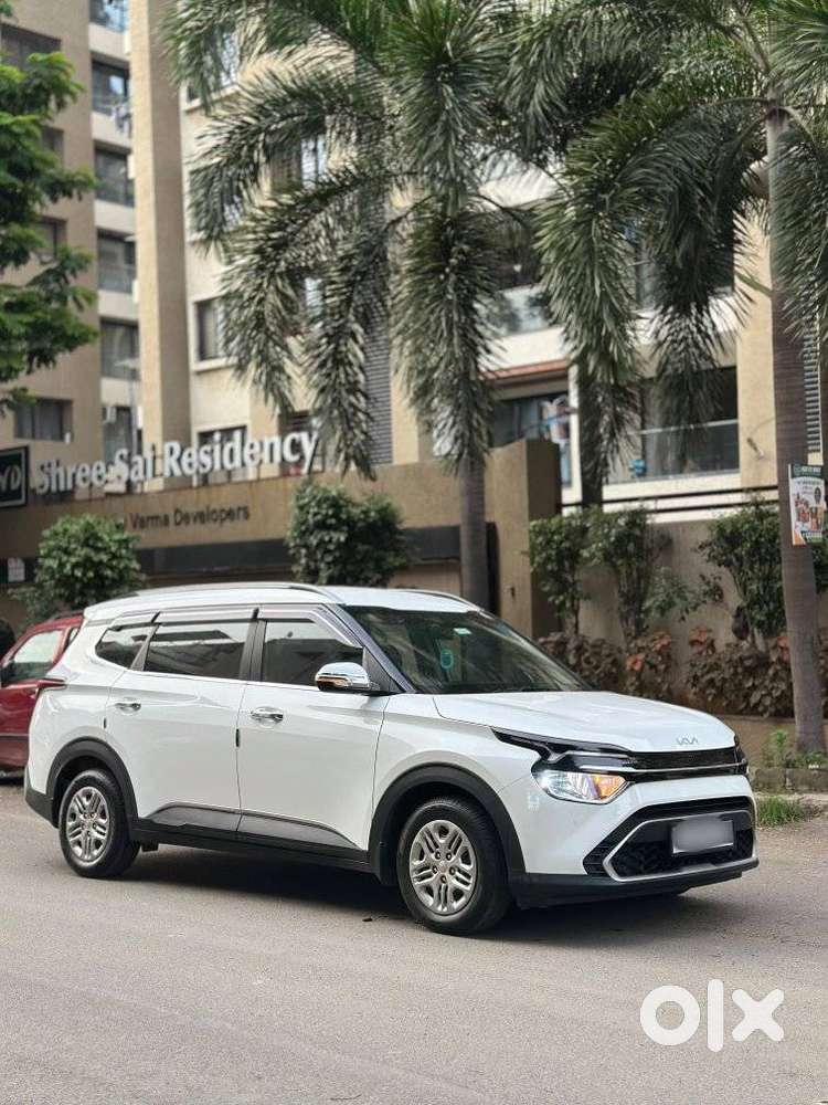 Kia Carens, 2023, Petrol