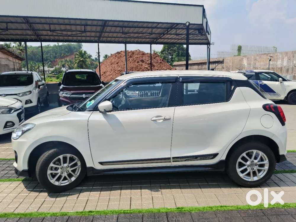 Maruti Suzuki Swift 1.3 Zxi, 2023, Petrol