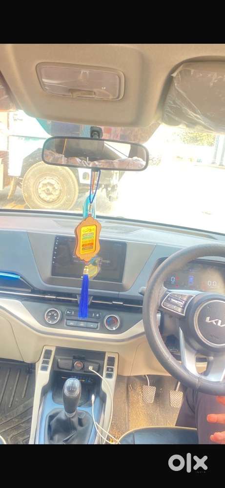 Kia Carens 2023 Petrol Well Maintained