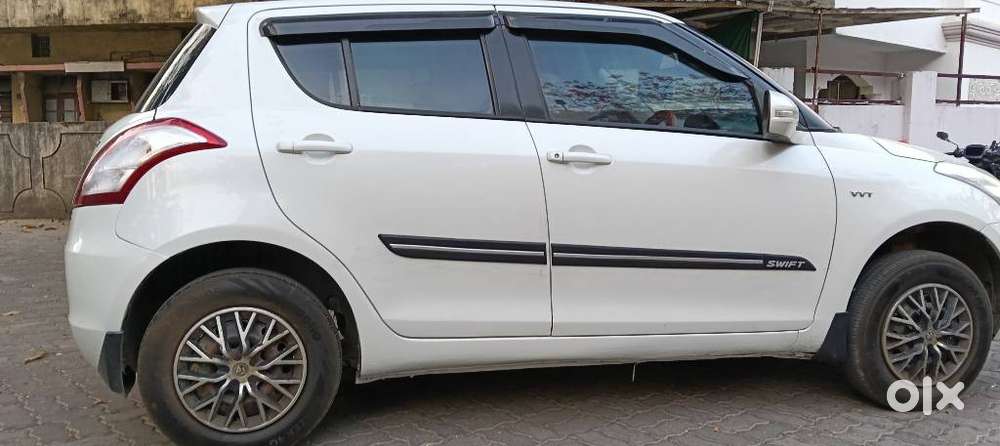 Maruti Suzuki Swift Vxi + Manual, 2014, Petrol