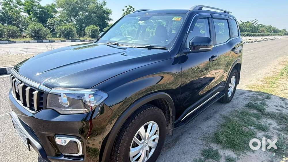 Mahindra Scorpio N Z6 Manual Diesel Car 2025