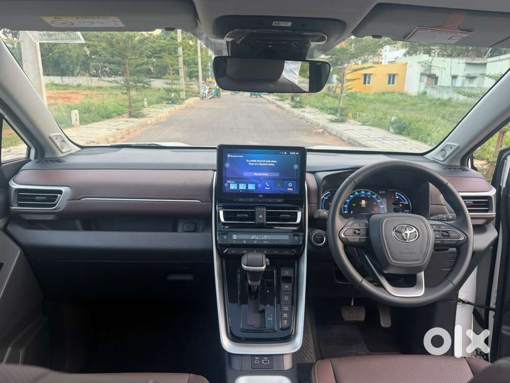 Toyota Innova Hycross Petrol Automatic 2026