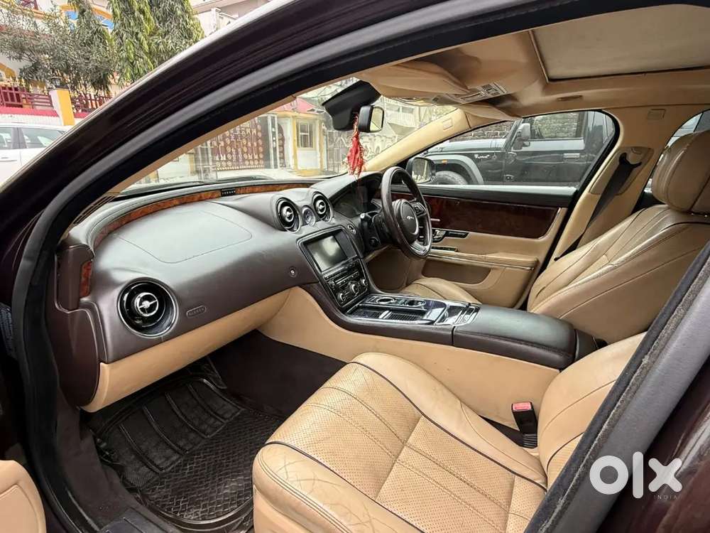 Jaguar Xj 2012 Diesel 60000 Km Driven