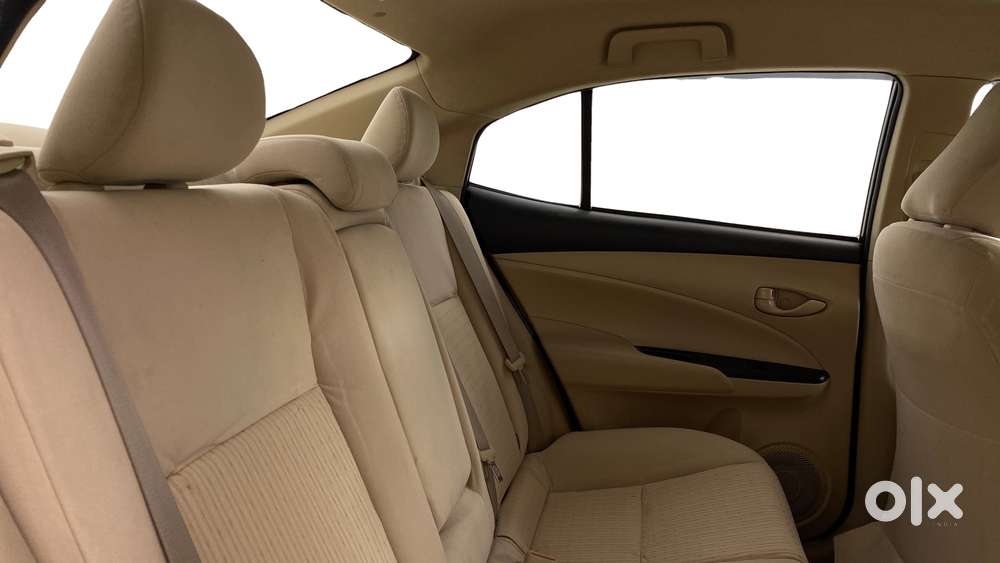 Toyota Yaris J Cvt, 2020, Petrol