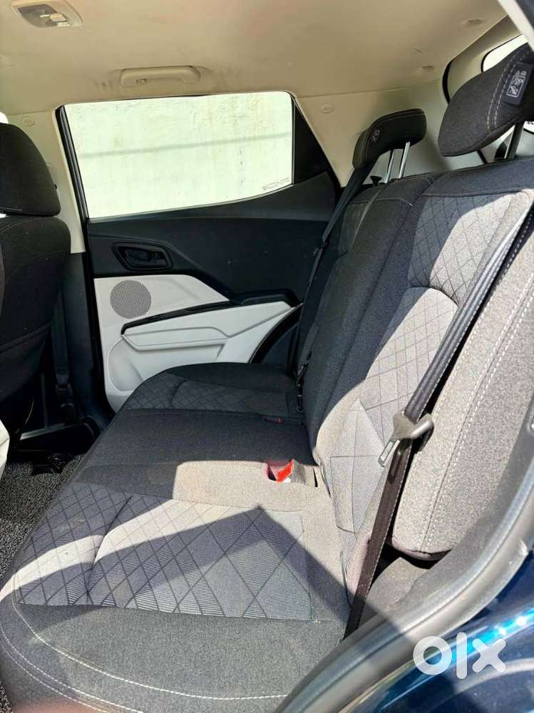Mahindra Xuv 3xo Mx3, 2025, Petrol