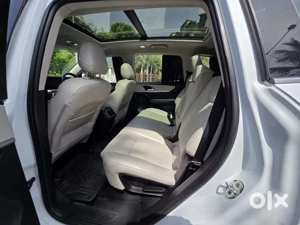 Mahindra Xuv700 2.2 Ax 7 Diesel At Luxury Pack Str, 2023, Diesel
