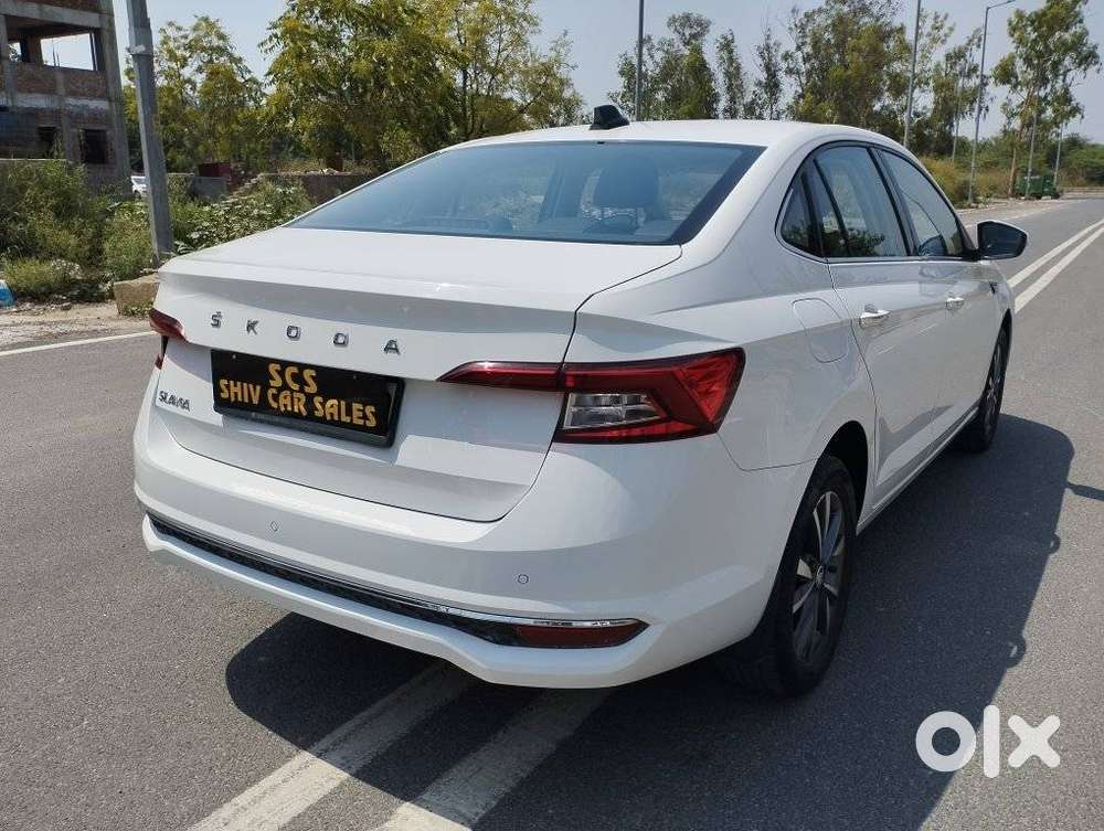 Skoda Slavia 1.0 Tsi Style At, 2023, Petrol