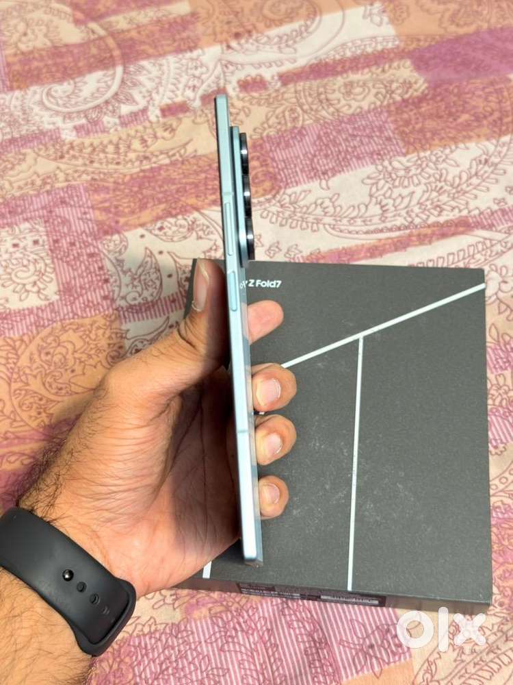 Galaxy Z Fold 7 512Gb Mint Inner display not working - Mobile