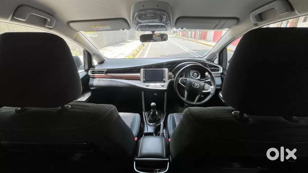 Toyota Innova Crysta [2020-ongoing] 2.4 Vx 8 Str, 2024, Diesel