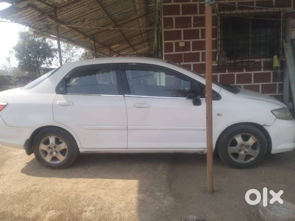 Cng Fitted Honda City Well Maintain With Alloy Wheel.