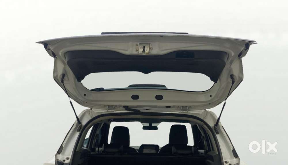 Maruti Suzuki Vitara Brezza 1.5 Vxi At, 2023, Petrol
