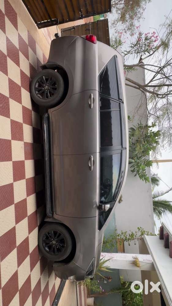 Toyota Innova Crysta 2016