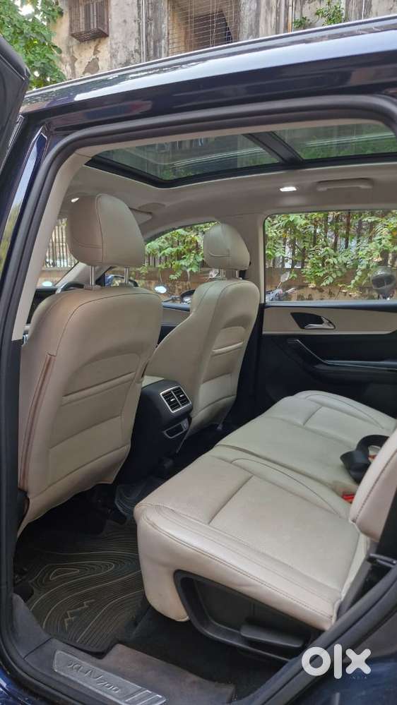 Mahindra Xuv700 2.2 Ax 7 Diesel At Luxury Pack Str Awd, 2022, Diesel