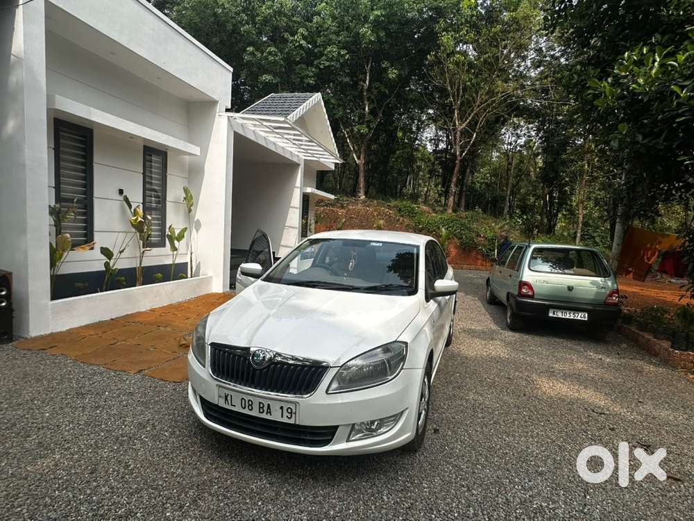 Skoda Rapid 1.6 Ambition 2013