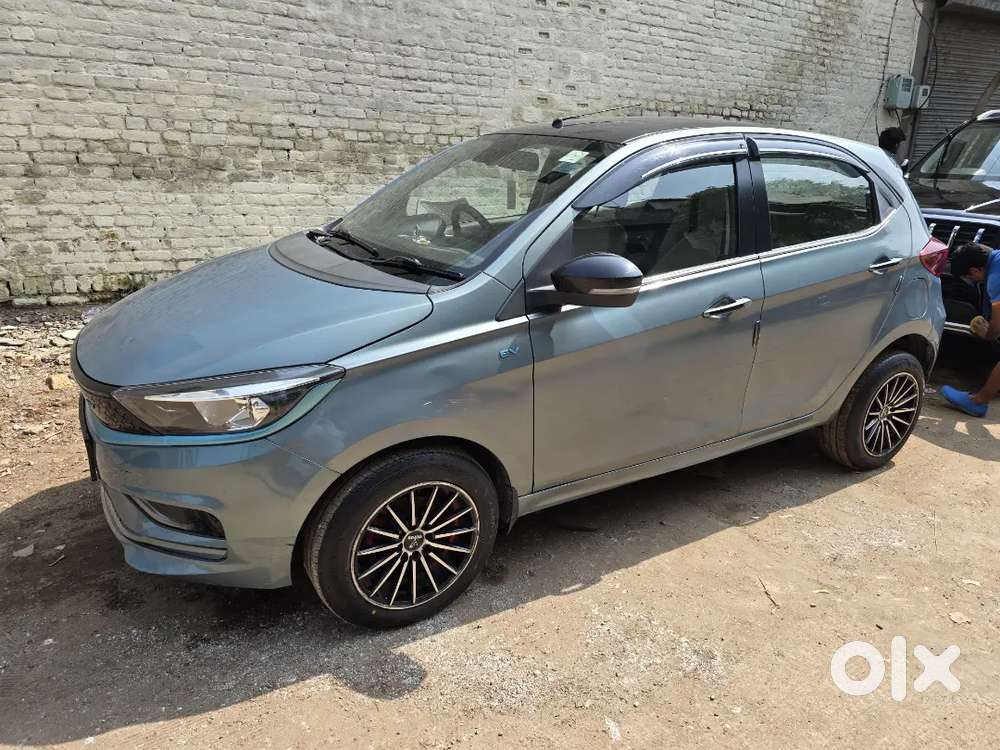 Extra Alloy Wheel Of 50000rs And New Tyres Installed At 45000km