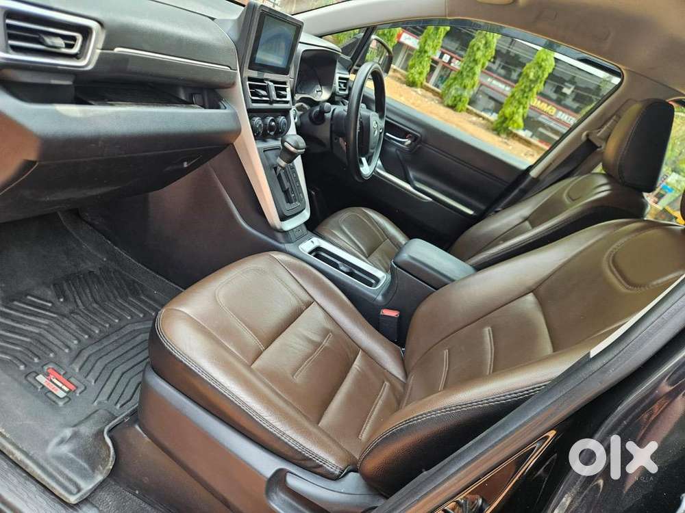 Toyota Innova Hycross 2023 Petrol 23400 Km Driven