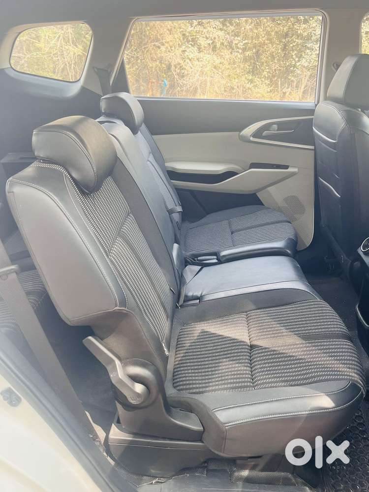 Kia Carens, 2023, Petrol