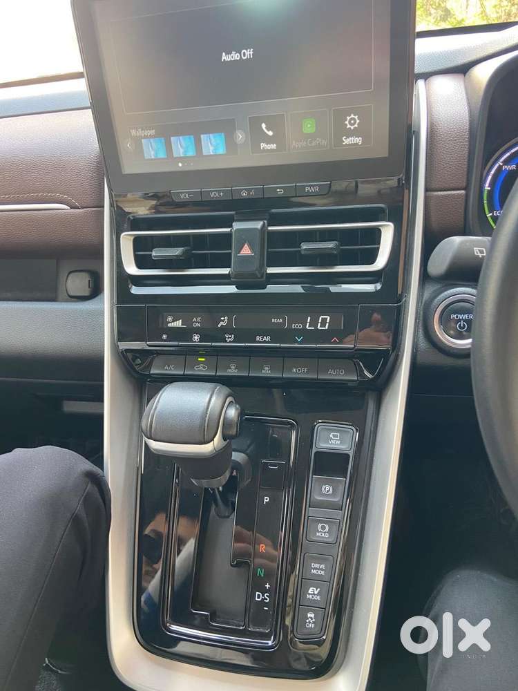 Toyota Innova Hycross 2.0 Vx (o) Hybrid 7 Str, 2024, Petrol