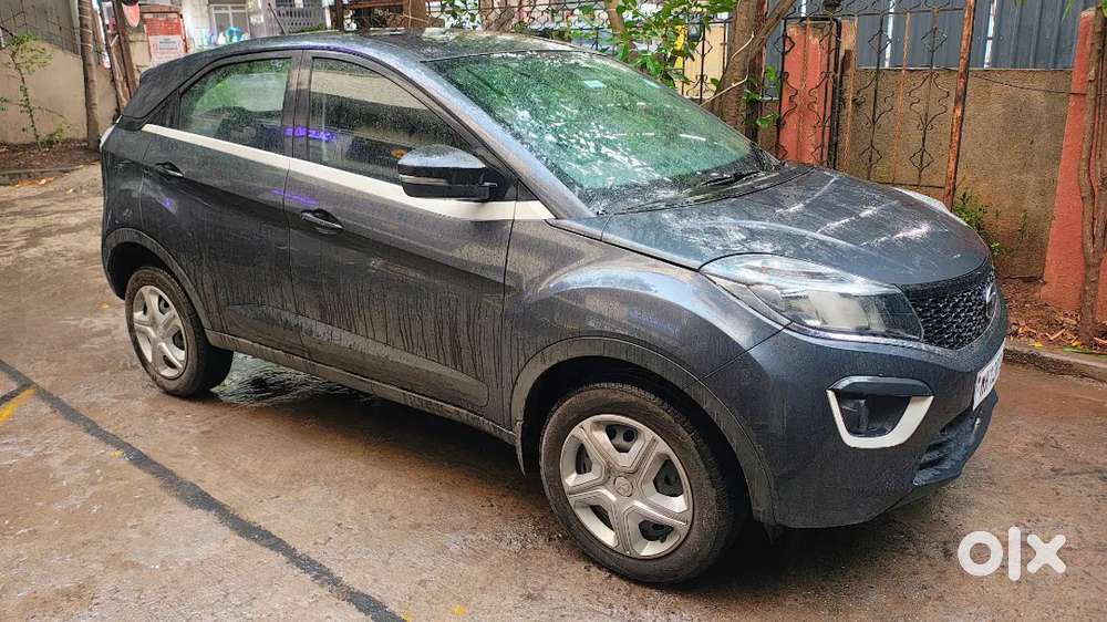 (direct Owner)nexon Petrol Brand New Tyres, Battery & Recently Servic