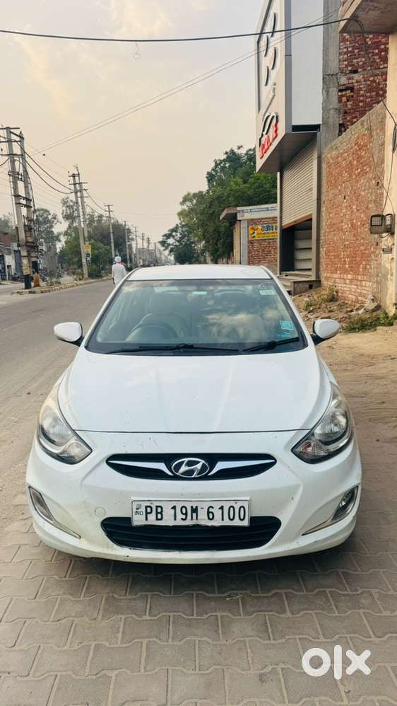 Hyundai Fluidic Verna 2011 Diesel Manual 240000 Km