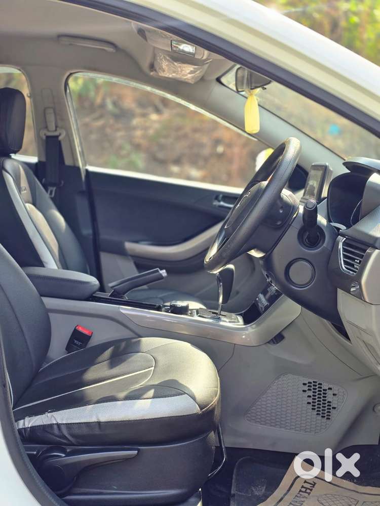 Tata Nexon 1.5 Revotorq Xza Plus Dual Tone Roof (o) Amt, 2018