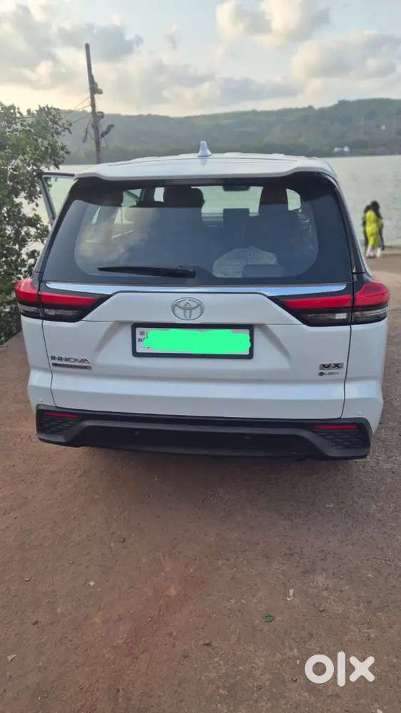 Toyota Innova Hycross 2025 Automatic