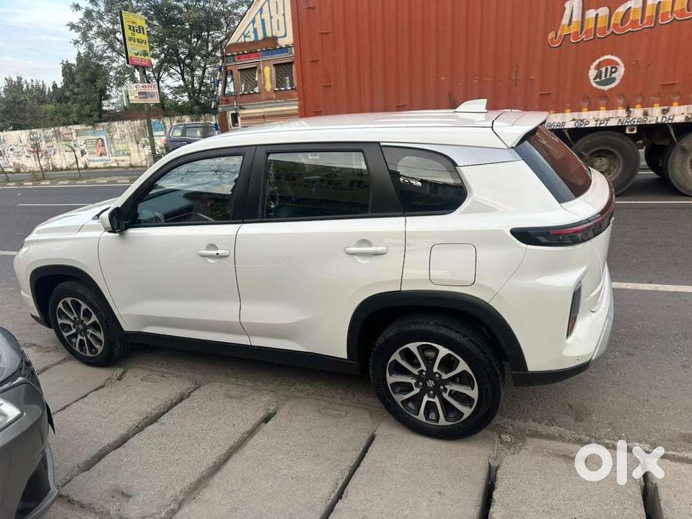 Maruti Suzuki Grand Vitara 2024 Petrol Well Maintained