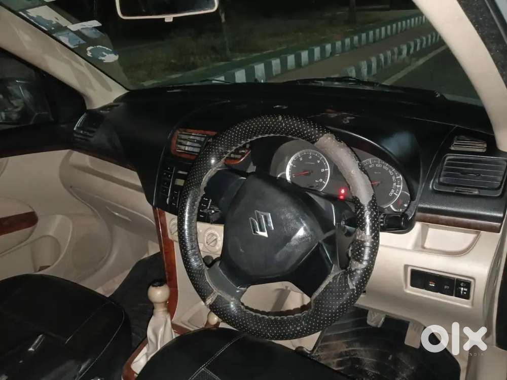 Maruti Suzuki Swift Dzire 2012