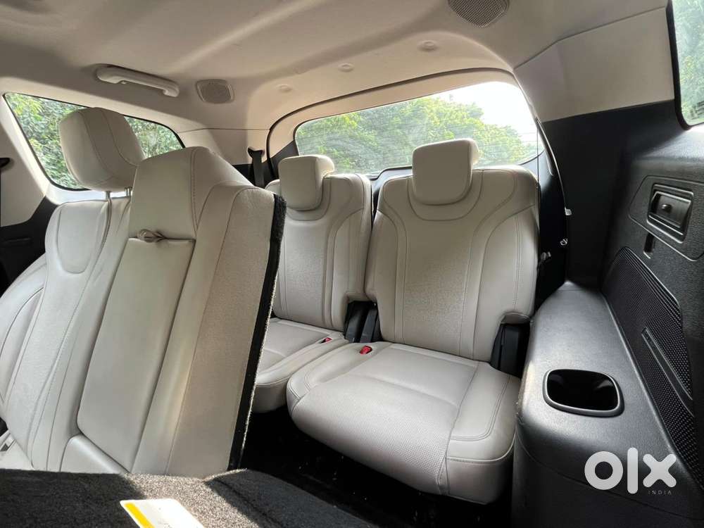 Mahindra Xuv700 2.0 Ax 7 Petrol At Luxury Pack Str, 2021, Petrol